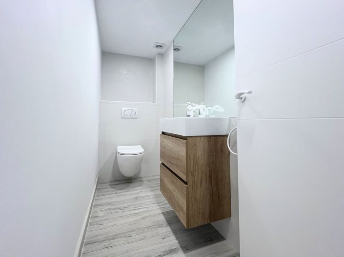 Image No.17-4 Bed Property for sale