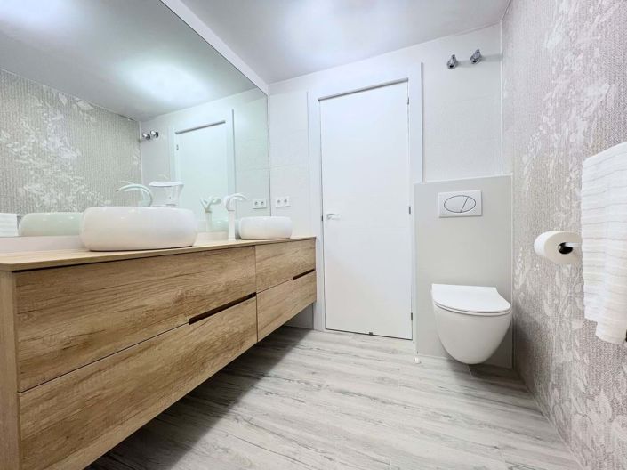 Image No.21-4 Bed Property for sale