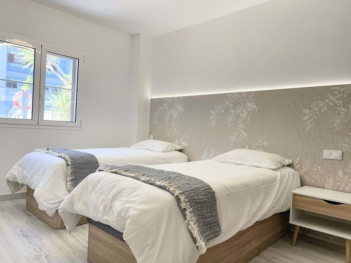 Image No.22-4 Bed Property for sale