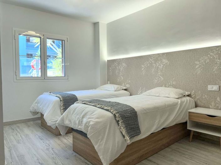 Image No.26-4 Bed Property for sale