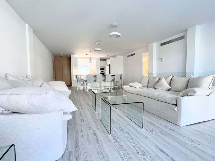 Image No.4-4 Bed Property for sale