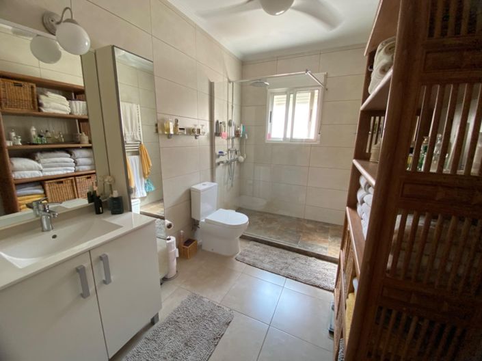 Image No.8-3 Bed Apartment for sale