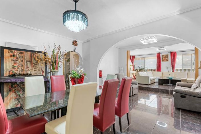 Image No.12-4 Bed Villa for sale