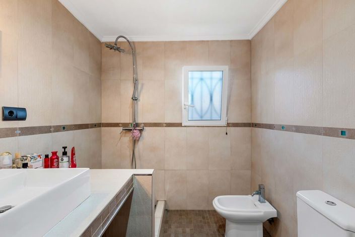 Image No.25-4 Bed Villa for sale