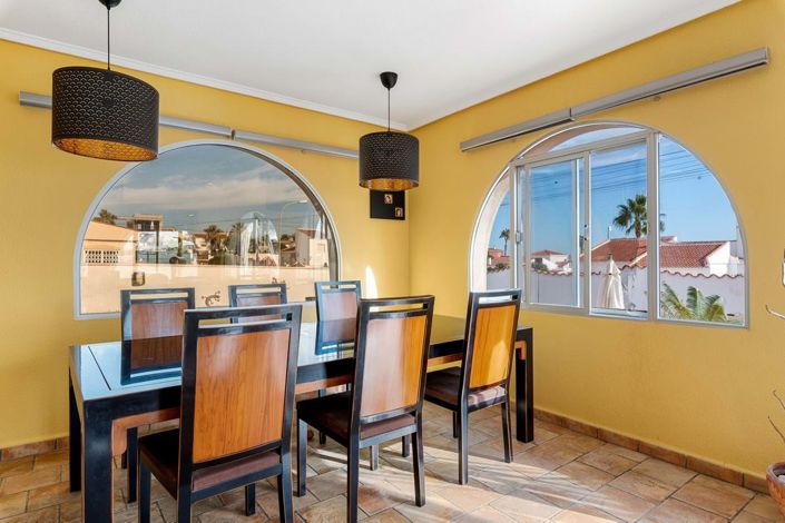 Image No.3-4 Bed Villa for sale