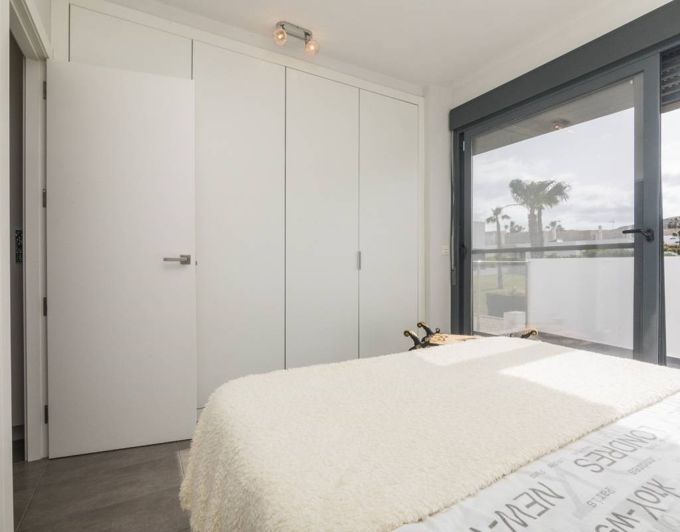 Image No.14-3 Bed Semi-Detached for sale