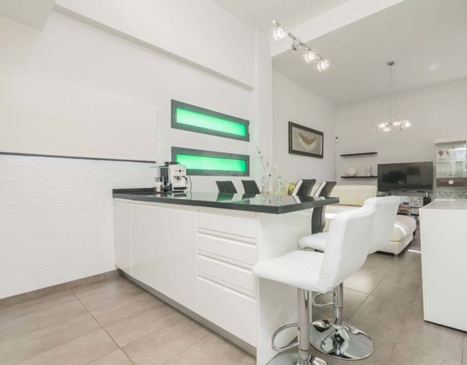 Image No.39-3 Bed Semi-Detached for sale