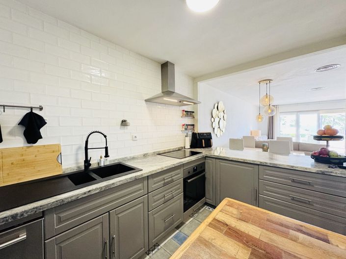 Image No.12-2 Bed Semi-Detached for sale