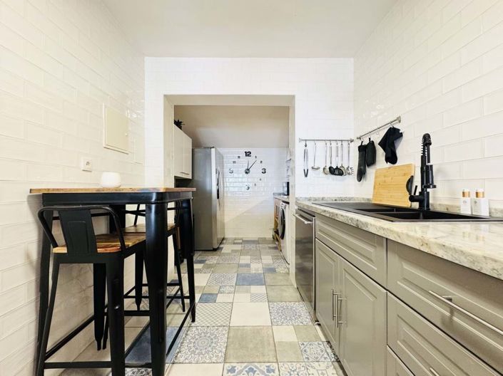 Image No.13-2 Bed Semi-Detached for sale