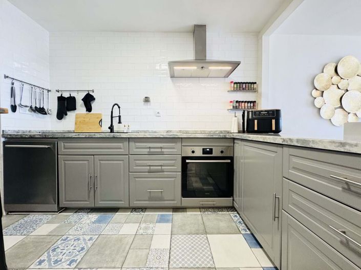 Image No.3-2 Bed Semi-Detached for sale