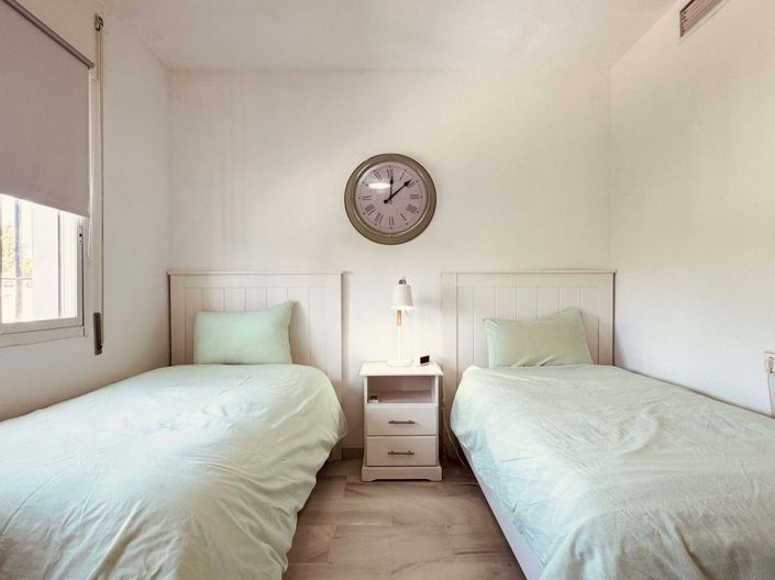 Image No.35-2 Bed Semi-Detached for sale