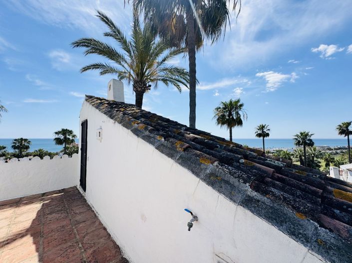 Image No.40-2 Bed Semi-Detached for sale