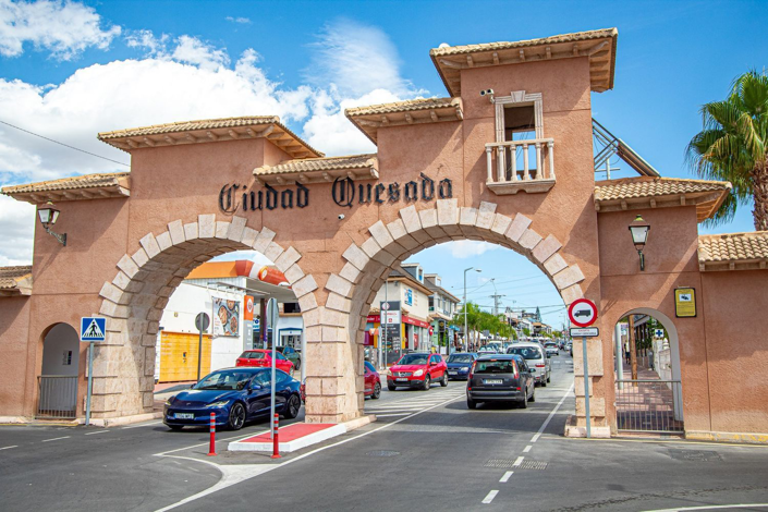 Image No.21-2 Bed Townhouse for sale