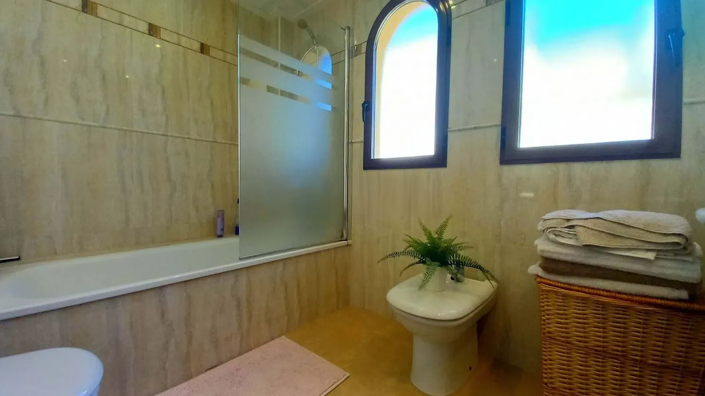 Image No.12-3 Bed Villa for sale