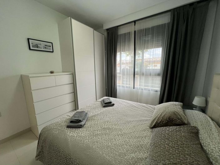 Image No.11-2 Bed Property for sale