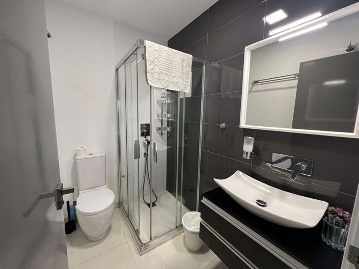 Image No.14-2 Bed Property for sale