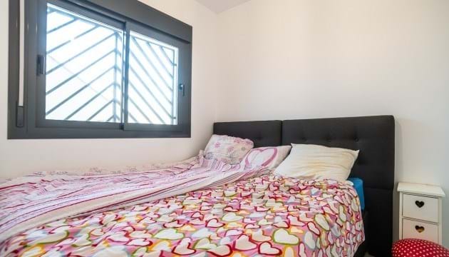 Image No.18-2 Bed Apartment for sale