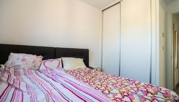 Image No.19-2 Bed Apartment for sale