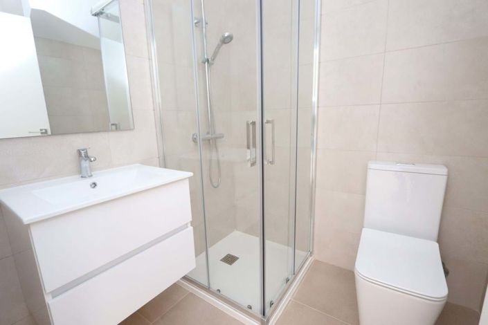 Image No.14-3 Bed Townhouse for sale