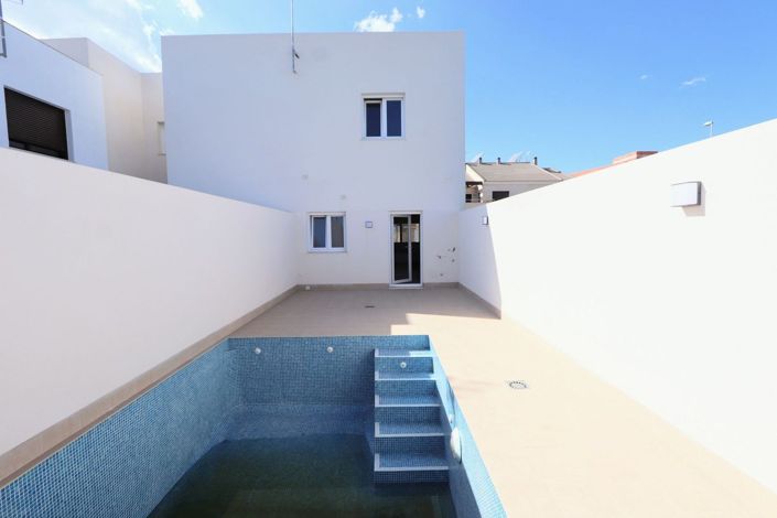 Image No.2-3 Bed Townhouse for sale