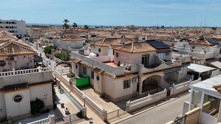 Image No.26-3 Bed Townhouse for sale