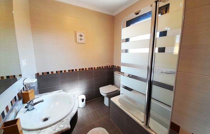 Image No.12-2 Bed Semi-Detached for sale