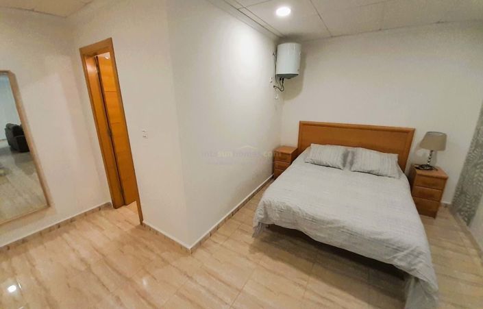 Image No.18-2 Bed Semi-Detached for sale