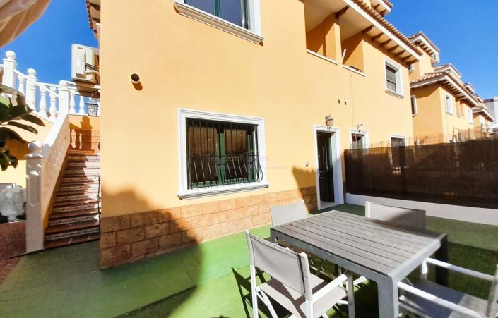 Image No.28-2 Bed Semi-Detached for sale