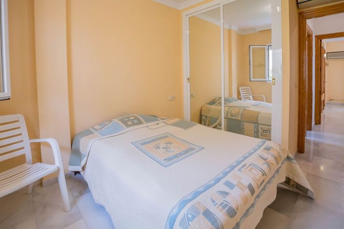 Image No.10-4 Bed Townhouse for sale