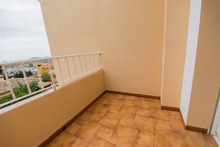 Image No.19-4 Bed Townhouse for sale