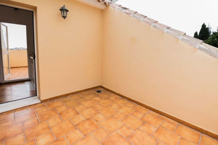 Image No.26-4 Bed Townhouse for sale