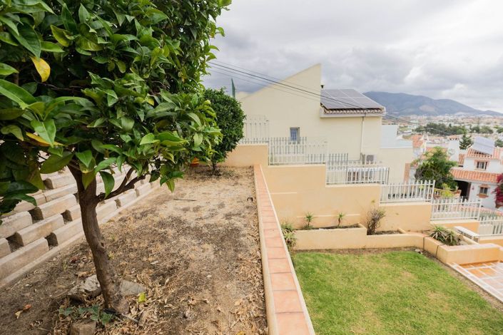 Image No.30-4 Bed Townhouse for sale