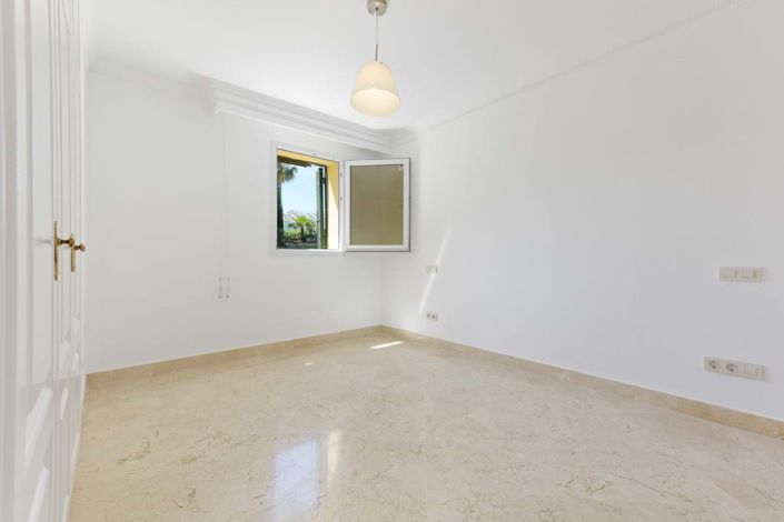 Image No.15-3 Bed Apartment for sale