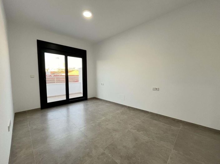 Image No.9-3 Bed Villa for sale