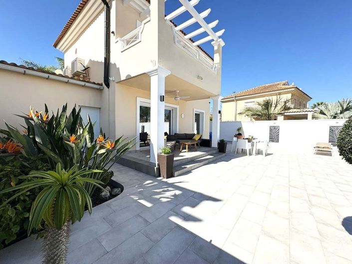 Image No.3-2 Bed Villa for sale