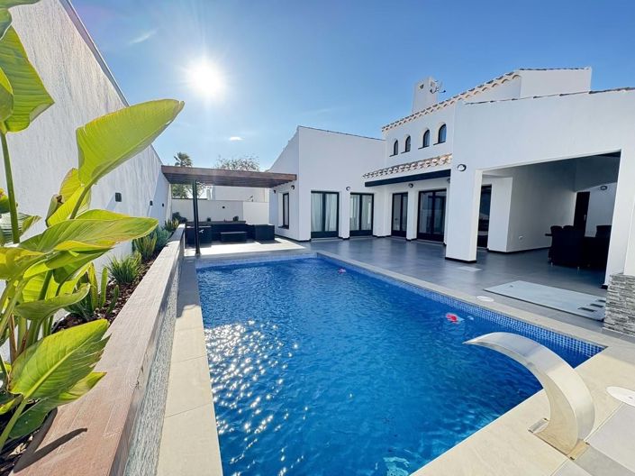 Image No.1-3 Bed Villa for sale