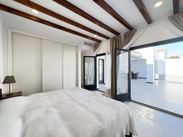 Image No.15-3 Bed Villa for sale