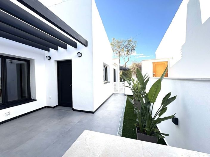 Image No.2-3 Bed Villa for sale