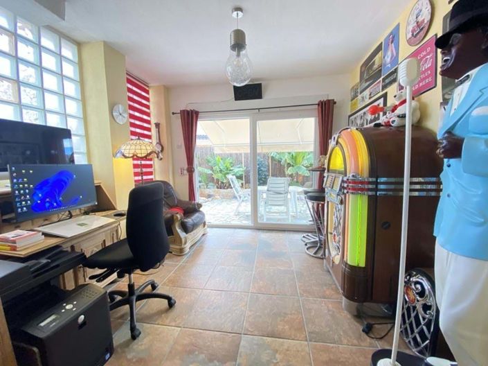 Image No.15-3 Bed Apartment for sale