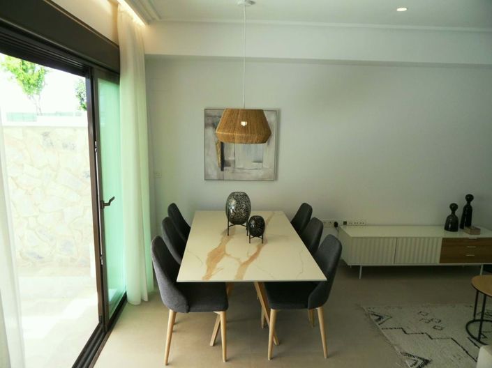 Image No.26-3 Bed Townhouse for sale