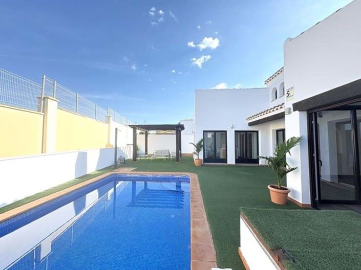 Image No.1-3 Bed Villa for sale