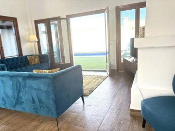 1447-632080-78d1f4f8b6655591b02d22fabb36a692d