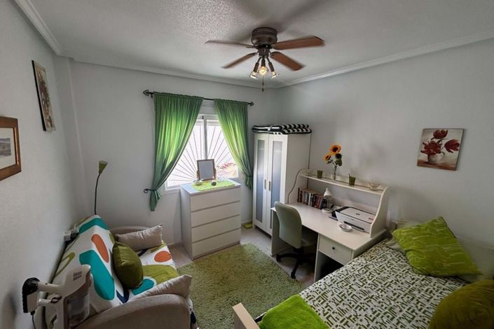 Image No.19-3 Bed Townhouse for sale