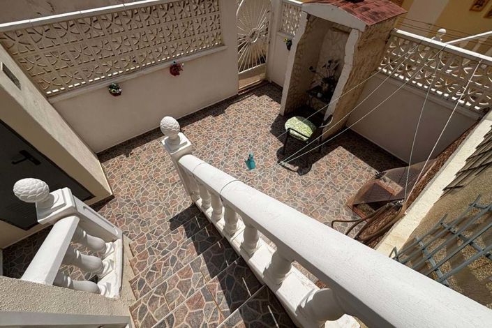 Image No.21-3 Bed Townhouse for sale