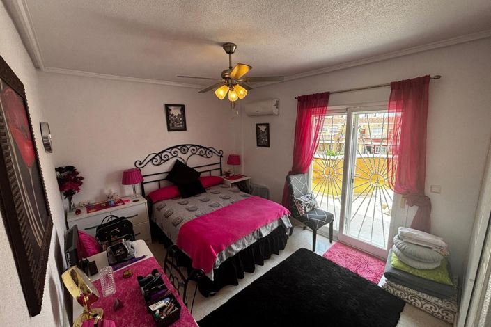 Image No.9-3 Bed Townhouse for sale