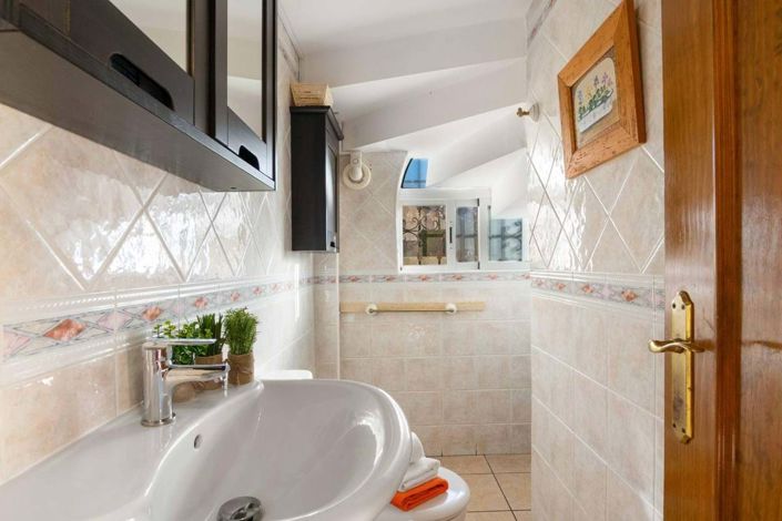 Image No.14-5 Bed Villa for sale