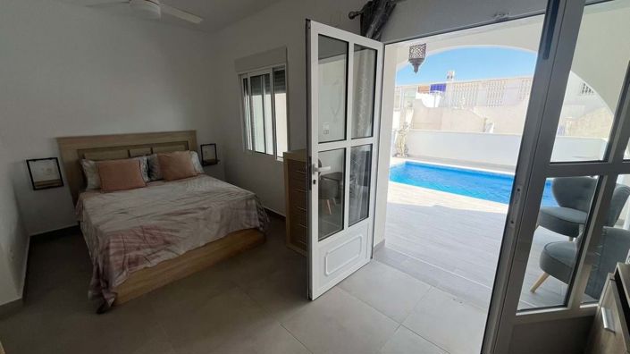 Image No.25-3 Bed Townhouse for sale