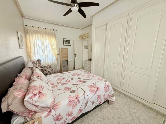 Image No.10-2 Bed Villa for sale