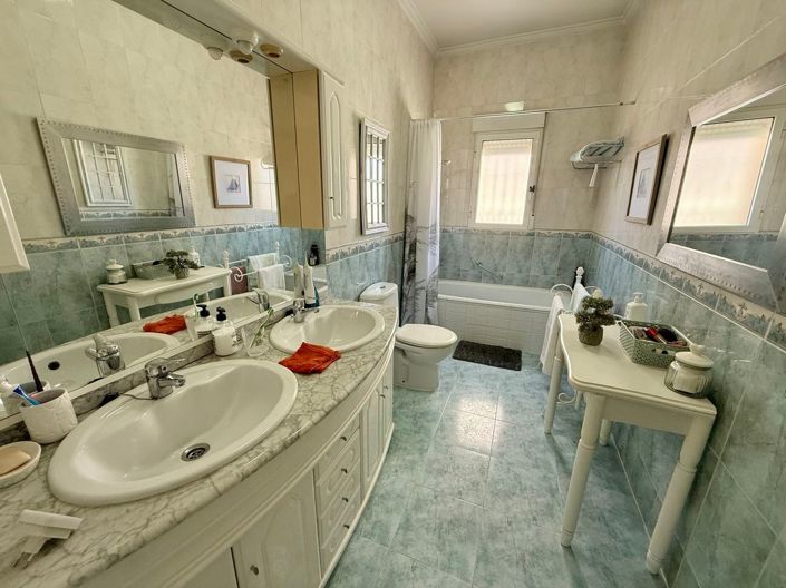 Image No.13-2 Bed Villa for sale