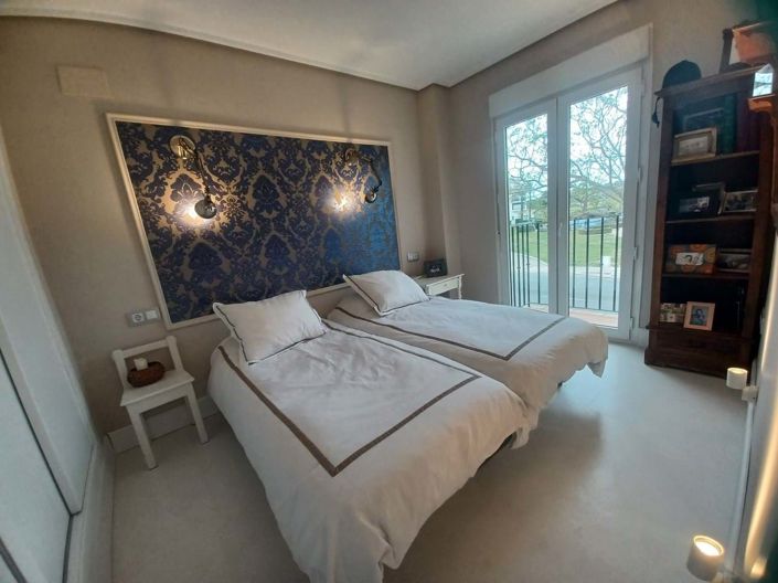 Image No.12-2 Bed Apartment for sale